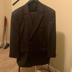 Joseph A Bank travelers collection Black suit Jacket: 46 regular Pants: 38 R
